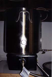 Hot water tank